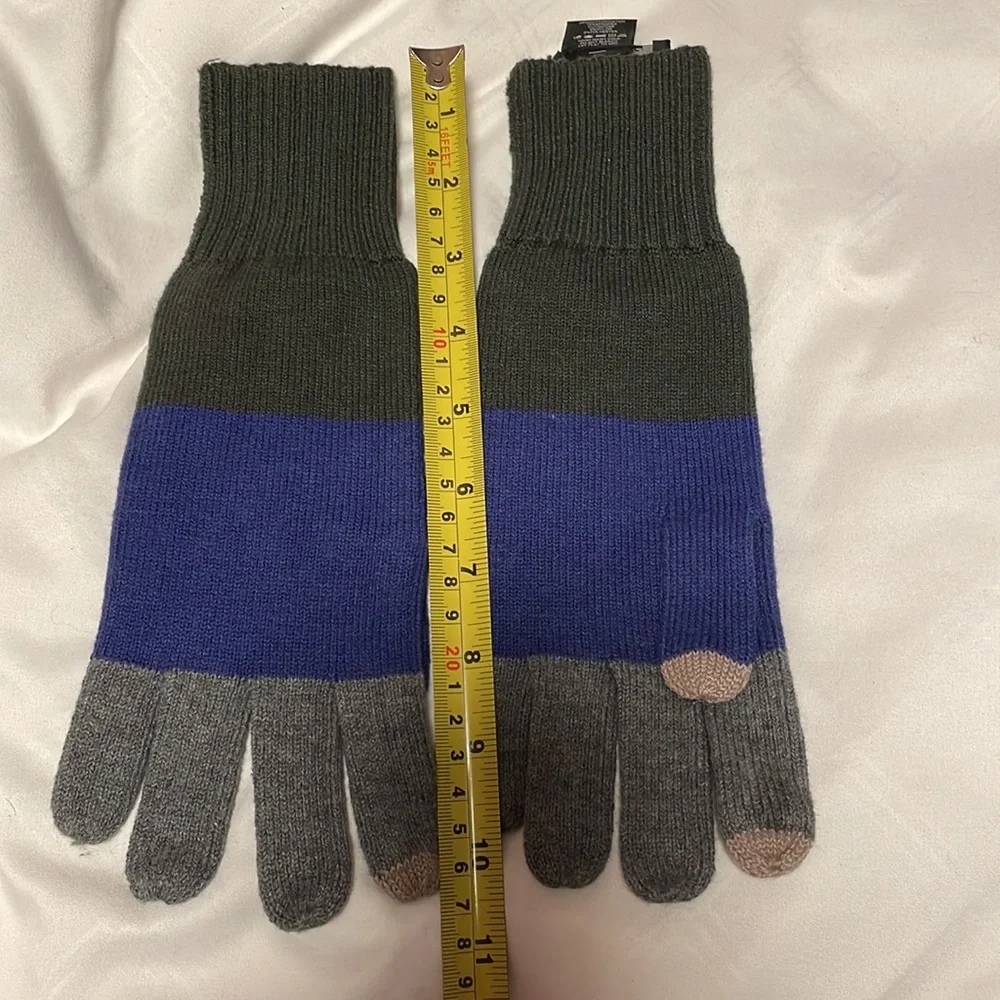 NWOT knit gloves